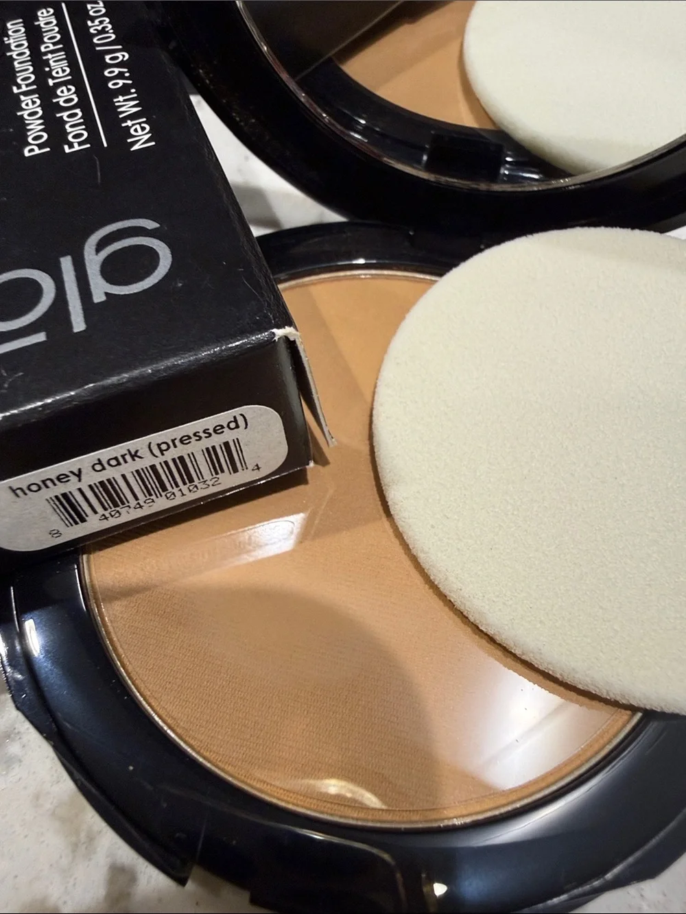 Glo Skin Beauty Pressed Powder Compact - Honey Dark